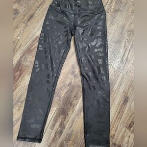 Kyodan Athletic Womens XS Black Camo  Thick Lined Leggings